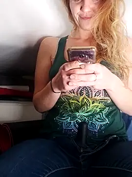 Snapshot of anayshotgirl chatting on 10-26-25, 06:03 anayshotgirl online show from 10-26-25, 06:03