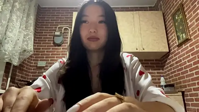 EmmaLeexth online show from 09-17-25, 05:03