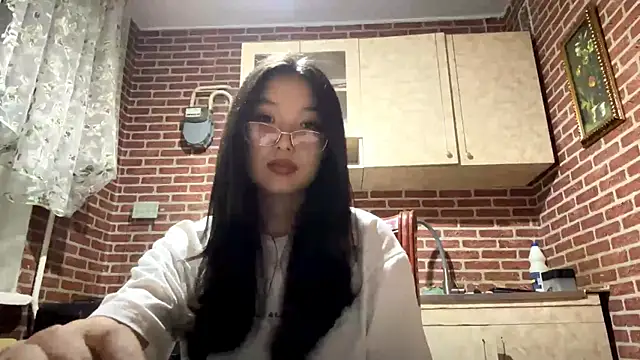 EmmaLeexth online show from 10-03-25, 01:19