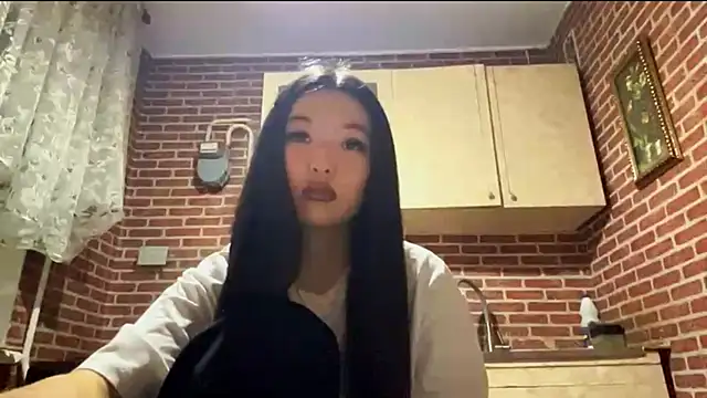 EmmaLeexth online show from 11-14-25, 01:21