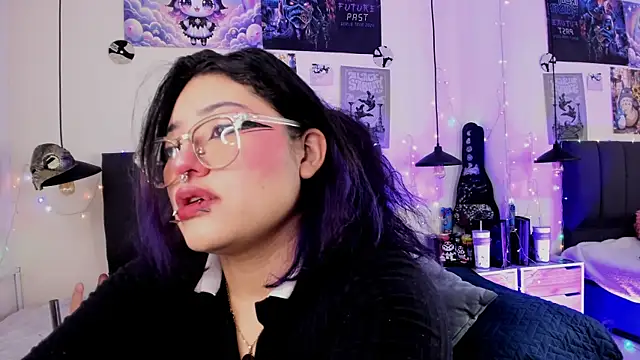 SabrinaV  online show from 06-19-26, 11:36