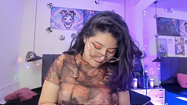 SabrinaV  online show from 06-22-26, 11:18