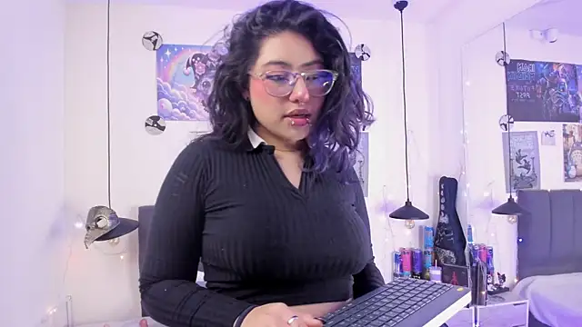 SabrinaV  online show from 07-04-26, 11:27