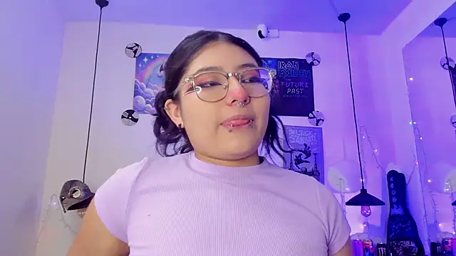 SabrinaV  online show from 07-23-26, 11:30
