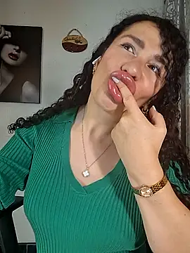 Snapshot of Lina_444 chatting on 01-14-26, 02:06 Lina 444 online show from 01-14-26, 02:06