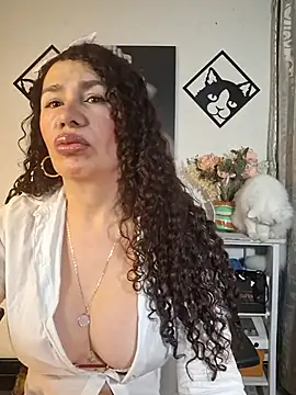 Snapshot of Lina_444 chatting on 02-27-26, 01:05 Lina 444 online show from 02-27-26, 01:05