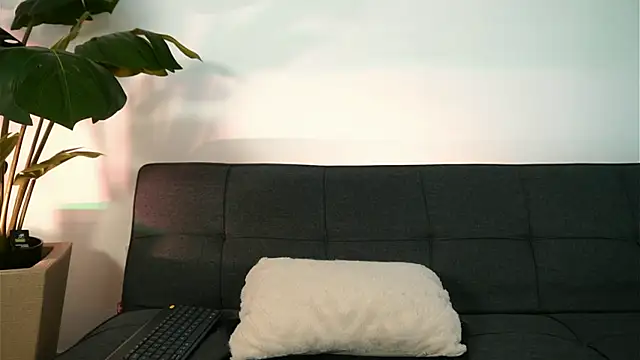 Snapshot of chrizmacgregor chatting on 07-10-26, 06:10 chrizmacgregor online show from 07-10-26, 06:10