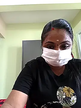 Snapshot of queendivya chatting on 09-30-25, 03:22 queendivya online show from 09-30-25, 03:22