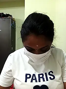 Snapshot of queendivya chatting on 10-02-25, 02:02 queendivya online show from 10-02-25, 02:02