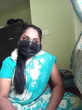 Snapshot of queendivya chatting on 10-10-25, 03:27 queendivya online show from 10-10-25, 03:27