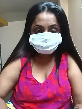 Snapshot of queendivya chatting on 01-11-26, 01:27 queendivya online show from 01-11-26, 01:27