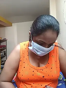 Snapshot of queendivya chatting on 01-18-26, 07:23 queendivya online show from 01-18-26, 07:23