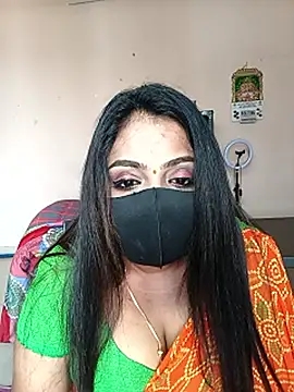 Snapshot of queendivya chatting on 05-08-26, 05:57 queendivya online show from 05-08-26, 05:57