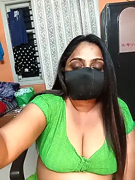 Snapshot of queendivya chatting on 05-08-26, 06:02 queendivya online show from 05-08-26, 06:02