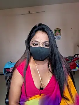 Snapshot of queendivya chatting on 05-19-26, 04:30 queendivya online show from 05-19-26, 04:30