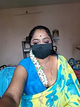 Snapshot of queendivya chatting on 05-22-26, 07:04 queendivya online show from 05-22-26, 07:04