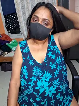 Snapshot of queendivya chatting on 05-25-26, 05:08 queendivya online show from 05-25-26, 05:08