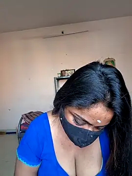 Snapshot of queendivya chatting on 06-02-26, 01:18 queendivya online show from 06-02-26, 01:18