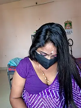 Snapshot of queendivya chatting on 06-04-26, 05:24 queendivya online show from 06-04-26, 05:24
