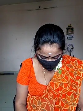 Snapshot of queendivya chatting on 06-14-26, 04:58 queendivya online show from 06-14-26, 04:58
