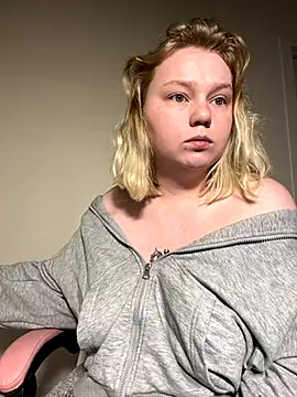 Snapshot of lame_cat chatting on 09-21-25, 12:01 lame cat online show from 09-21-25, 12:01