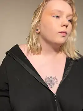 Snapshot of lame_cat chatting on 09-22-25, 08:11 lame cat online show from 09-22-25, 08:11