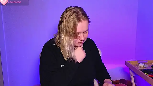 Snapshot of lame_cat chatting on 09-26-25, 12:14 lame cat online show from 09-26-25, 12:14