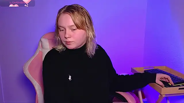 Snapshot of lame_cat chatting on 09-26-25, 11:31 lame cat online show from 09-26-25, 11:31