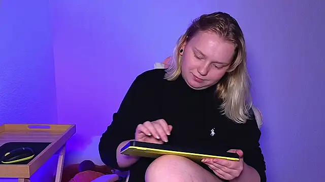 Snapshot of lame_cat chatting on 09-28-25, 12:05 lame cat online show from 09-28-25, 12:05