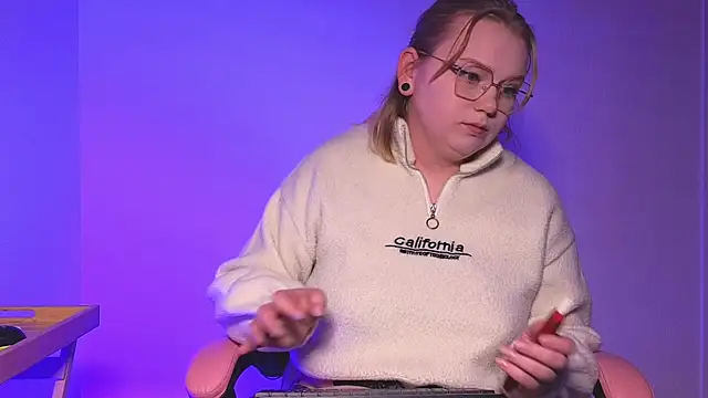 Snapshot of lame_cat chatting on 10-02-25, 12:28 lame cat online show from 10-02-25, 12:28