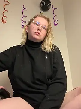 Snapshot of lame_cat chatting on 11-15-25, 01:58 lame cat online show from 11-15-25, 01:58