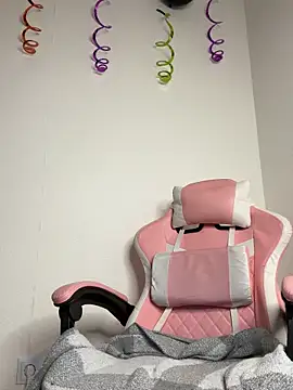 Snapshot of lame_cat chatting on 11-17-25, 02:06 lame cat online show from 11-17-25, 02:06