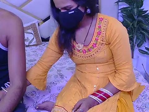 Lovelyy-couple online show from 10-15-25, 04:56