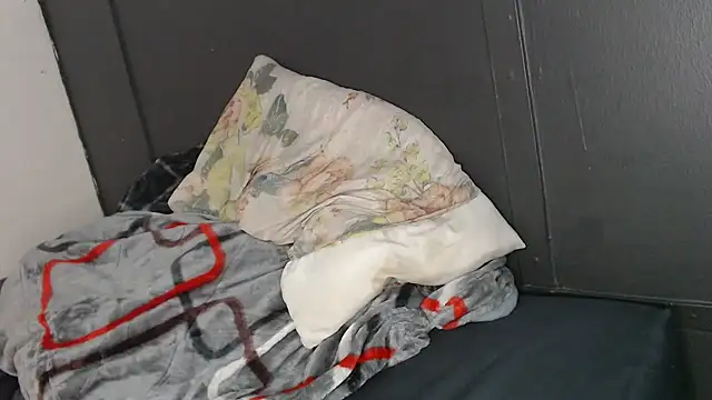 Snapshot of Punkie_Boobs chatting on 09-26-25, 07:40 Punkie Boobs online show from 09-26-25, 07:40