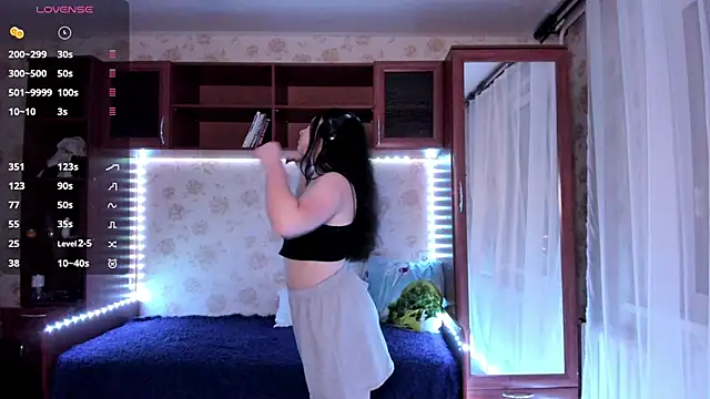 Snapshot of MandaDestiche chatting on 11-02-25, 05:26 MandaDestiche online show from 11-02-25, 05:26