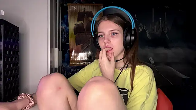 Elira Breeze online show from 11-09-25, 01:09