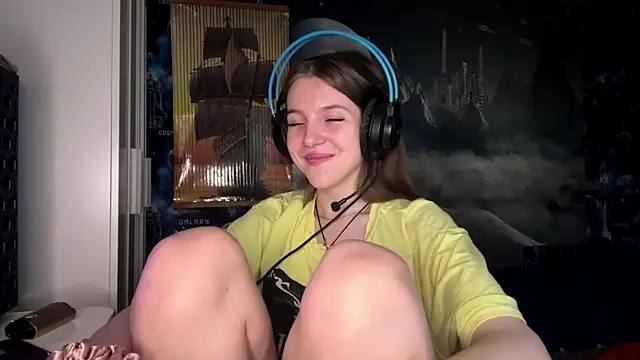 Elira Breeze online show from 11-10-25, 01:10