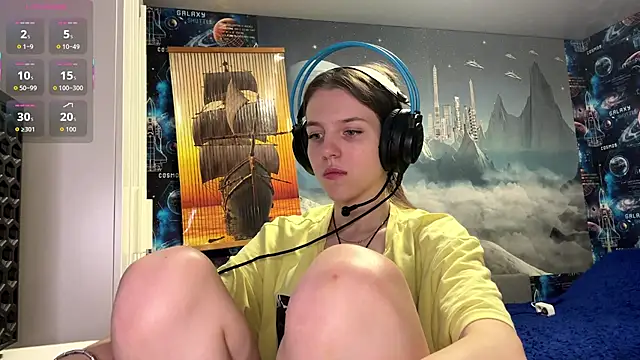 Elira Breeze online show from 12-15-25, 03:27