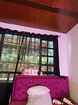 Anna-Hott- online show from 10-20-25, 11:43