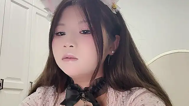 Snapshot of Sweet-shanshan chatting on 09-23-25, 07:00 Sweet-shanshan online show from 09-23-25, 07:00