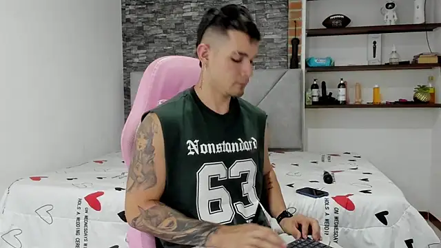 BooyHott  online show from 03-06-26, 07:21