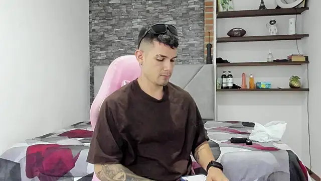 BooyHott  online show from 03-07-26, 07:11