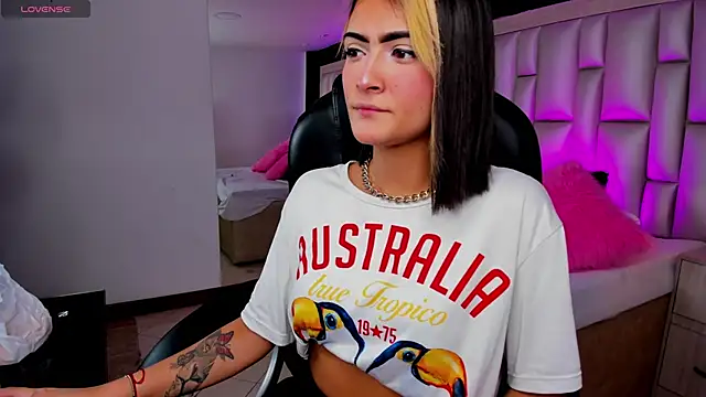 LuisaJonnes  online show from 11-12-25, 05:35