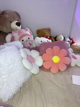 Snapshot of Mericute_ chatting on 11-21-25, 12:10 Mericute online show from 11-21-25, 12:10