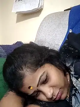 sweetqueen143 online show from 10-04-25, 06:06