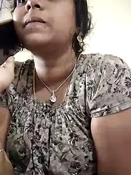 sweetqueen143 online show from 10-08-25, 03:48