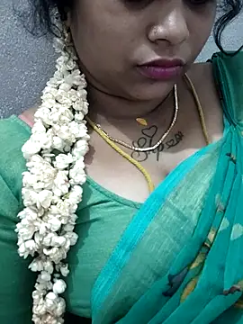 sweetqueen143 online show from 04-26-26, 05:54