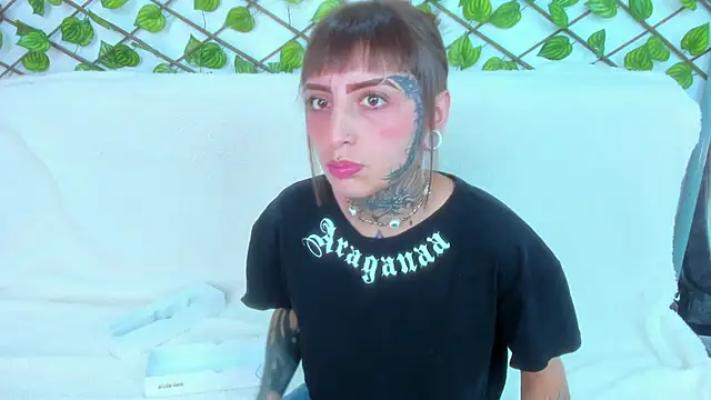 Snapshot of Gyal_8_ chatting on 09-20-25, 03:07 Gyal 8 online show from 09-20-25, 03:07