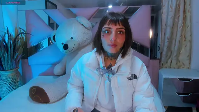 Snapshot of Gyal_8_ chatting on 09-22-25, 03:19 Gyal 8 online show from 09-22-25, 03:19