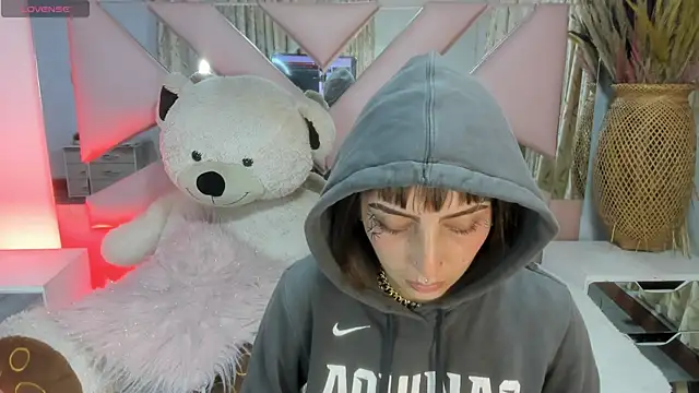 Snapshot of Gyal_8_ chatting on 09-27-25, 03:44 Gyal 8 online show from 09-27-25, 03:44